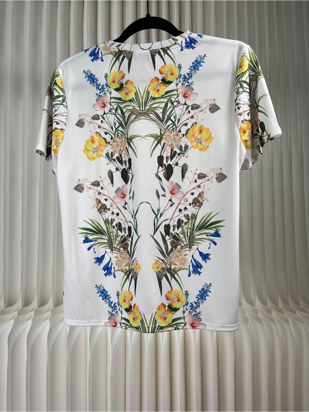 Ted Baker Floral Graphic T-shirt - Picture 2 of 11